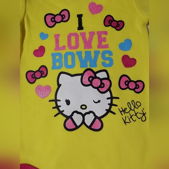 🔥SALE🔥 Hello Kitty Girl's Onesie NWT Sizes 0-3M, 3-6M, 6-12M, 12-18M, 18-24M - Picture 2 of 6